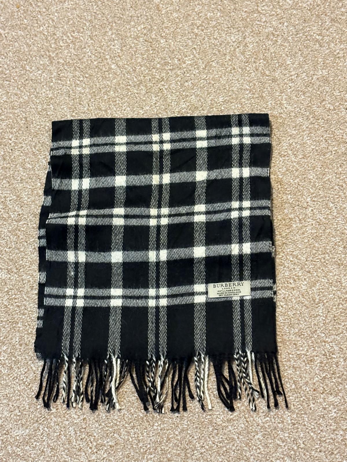 Burberry Scarfs